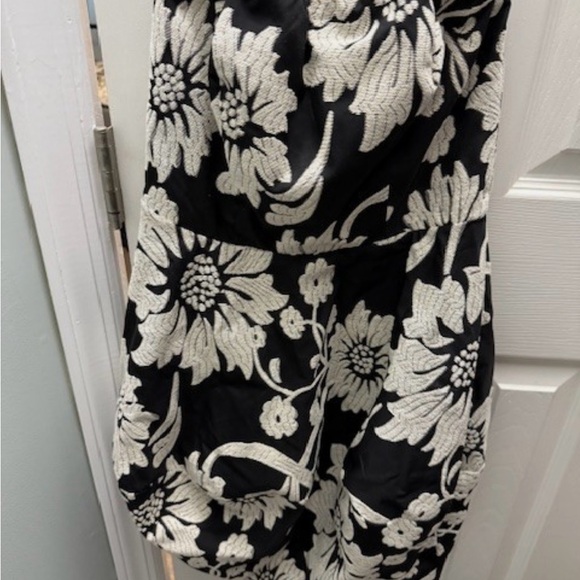 Anthropologie Black Strapless Floral Bubble Dress with White Appliqué - Picture 4 of 4